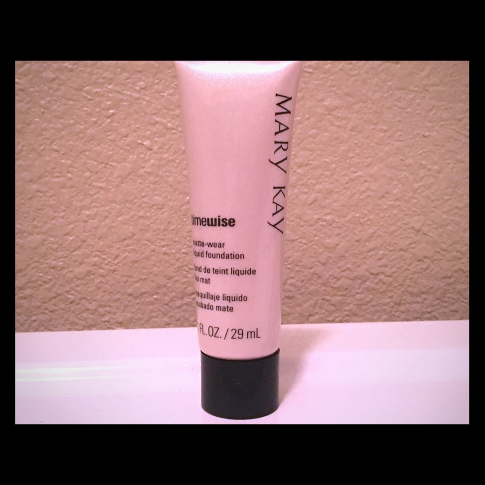 Timewise Matteware liquid foundation new